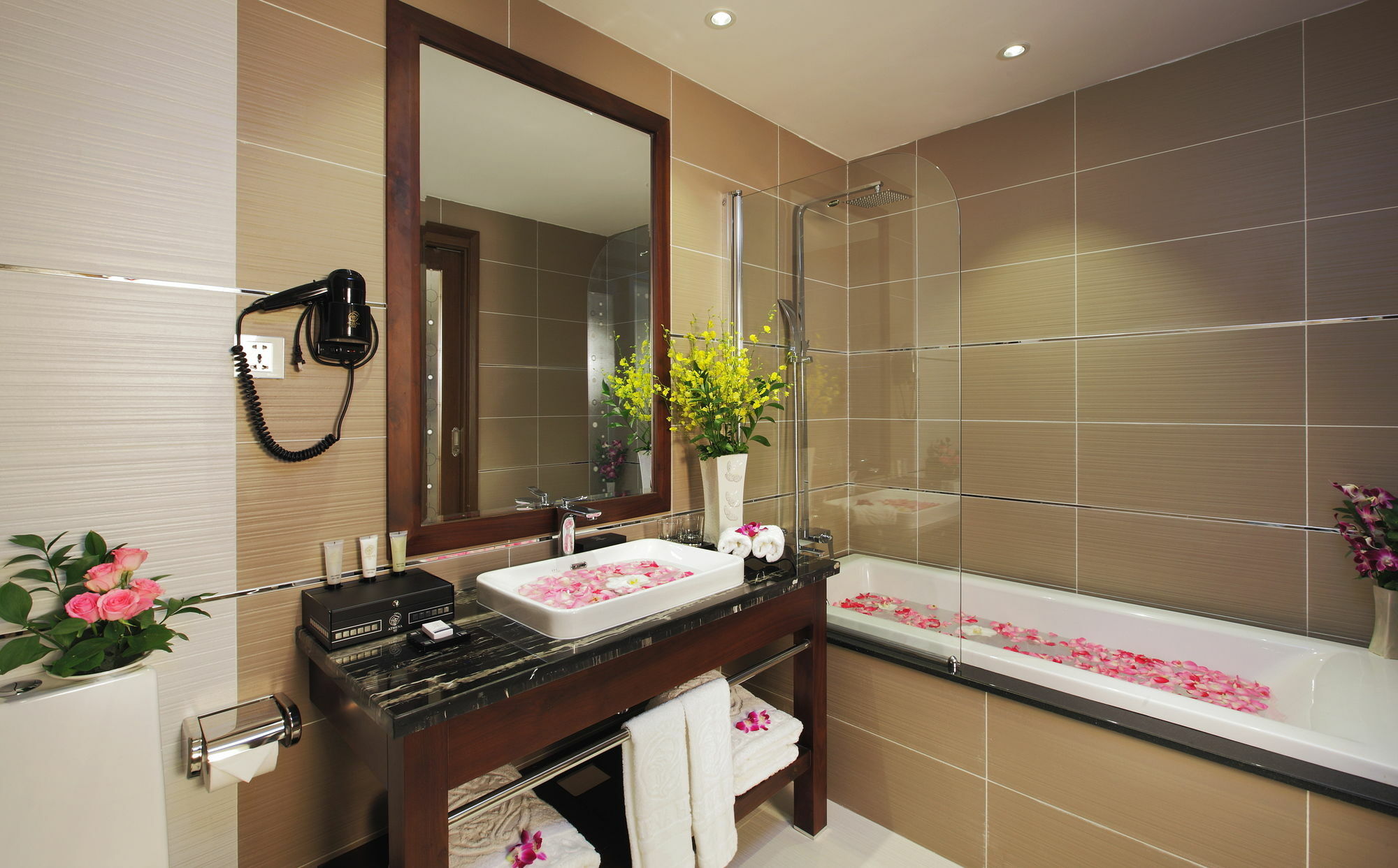 Athena Hotel Хошимин Экстерьер фото